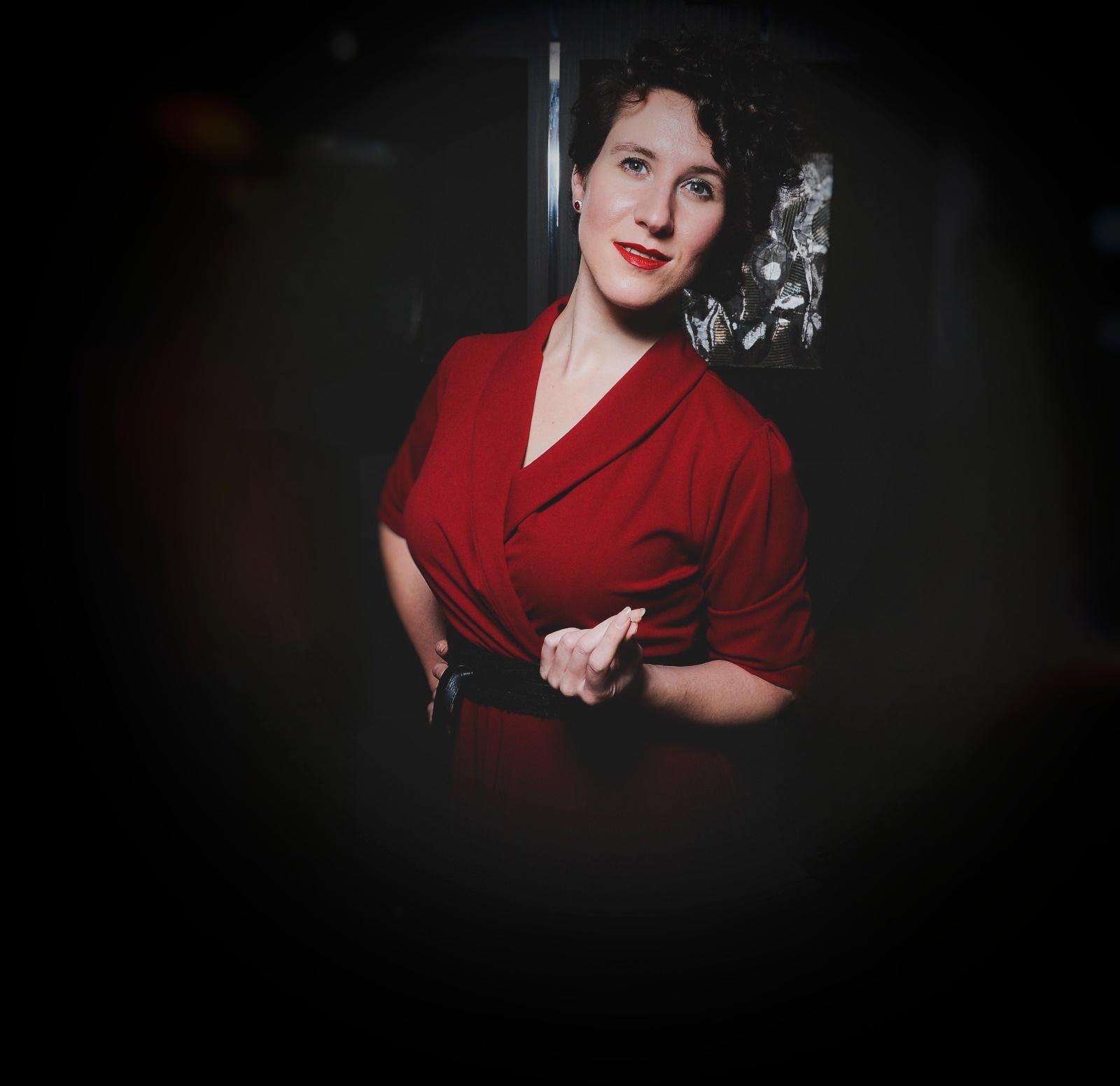 Sara Roversi — Live